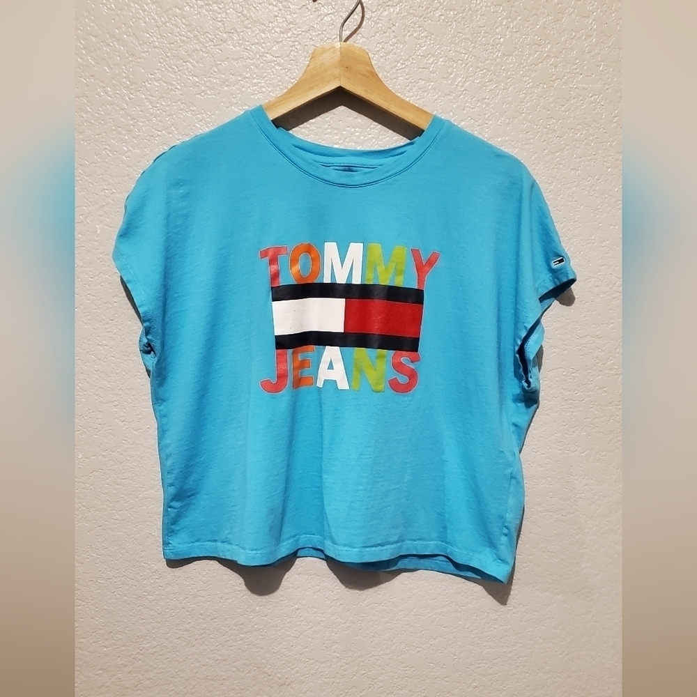 💚5/$25 Vintage 90s Tommy Jeans Blue Graphic Cropped Tee by Tommy Hilfinger